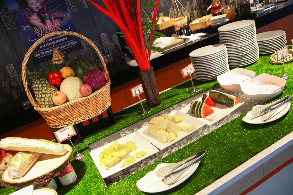 Le Fenix Sukhumvit 11 Bangkok Hotel Ngoại thất bức ảnh