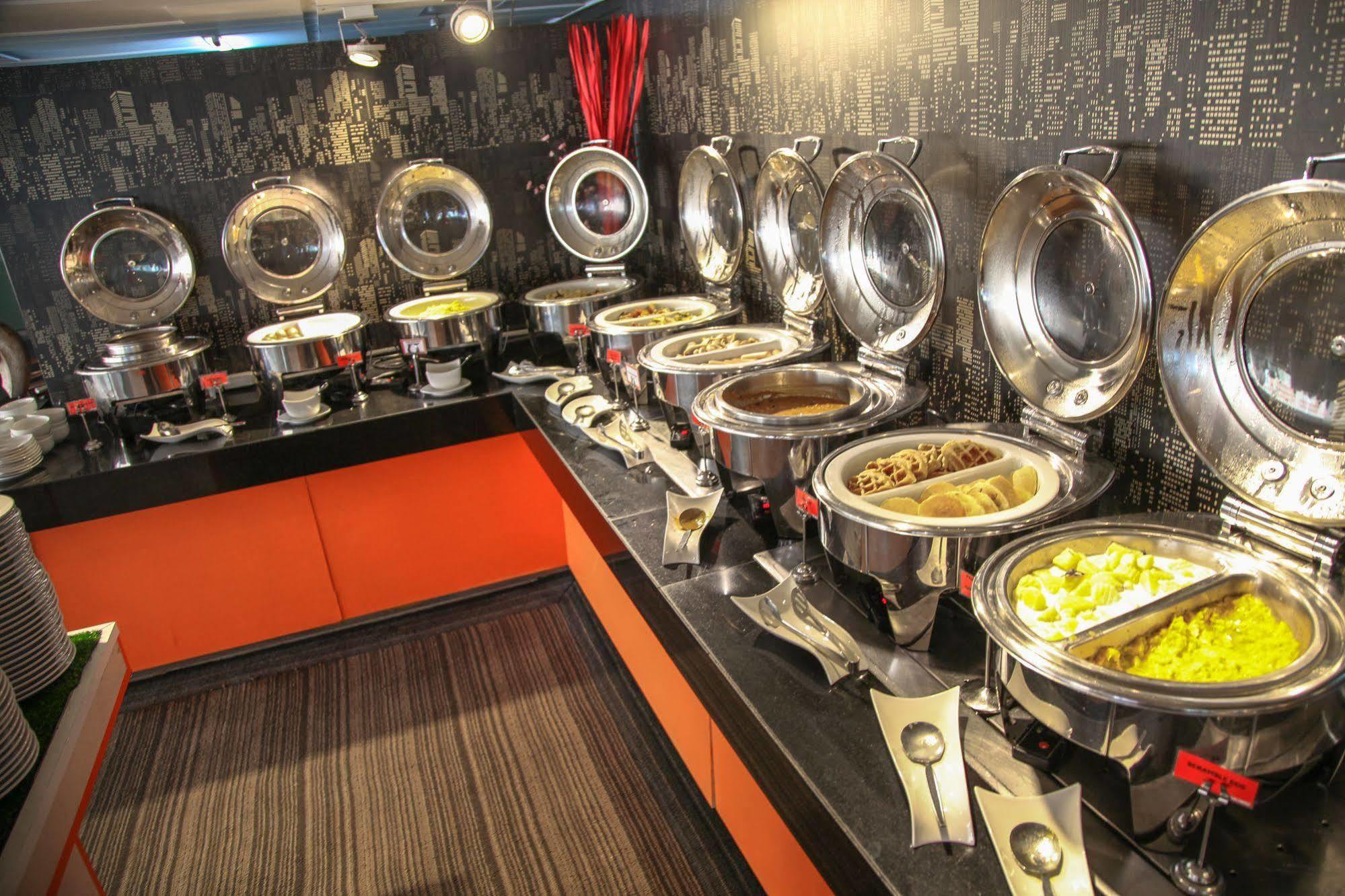 Le Fenix Sukhumvit 11 Bangkok Hotel Ngoại thất bức ảnh