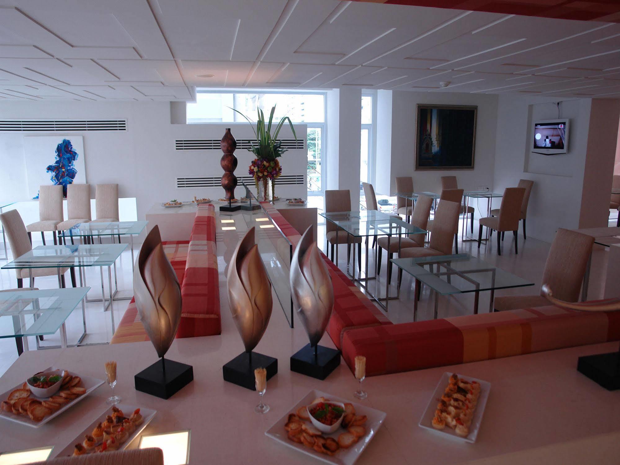 Le Fenix Sukhumvit 11 Bangkok Hotel Ngoại thất bức ảnh